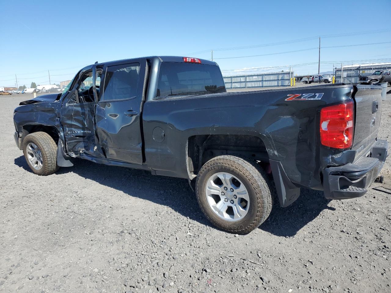 1GCUKREC1HF121115 2017 Chevrolet Silverado K1500 Lt