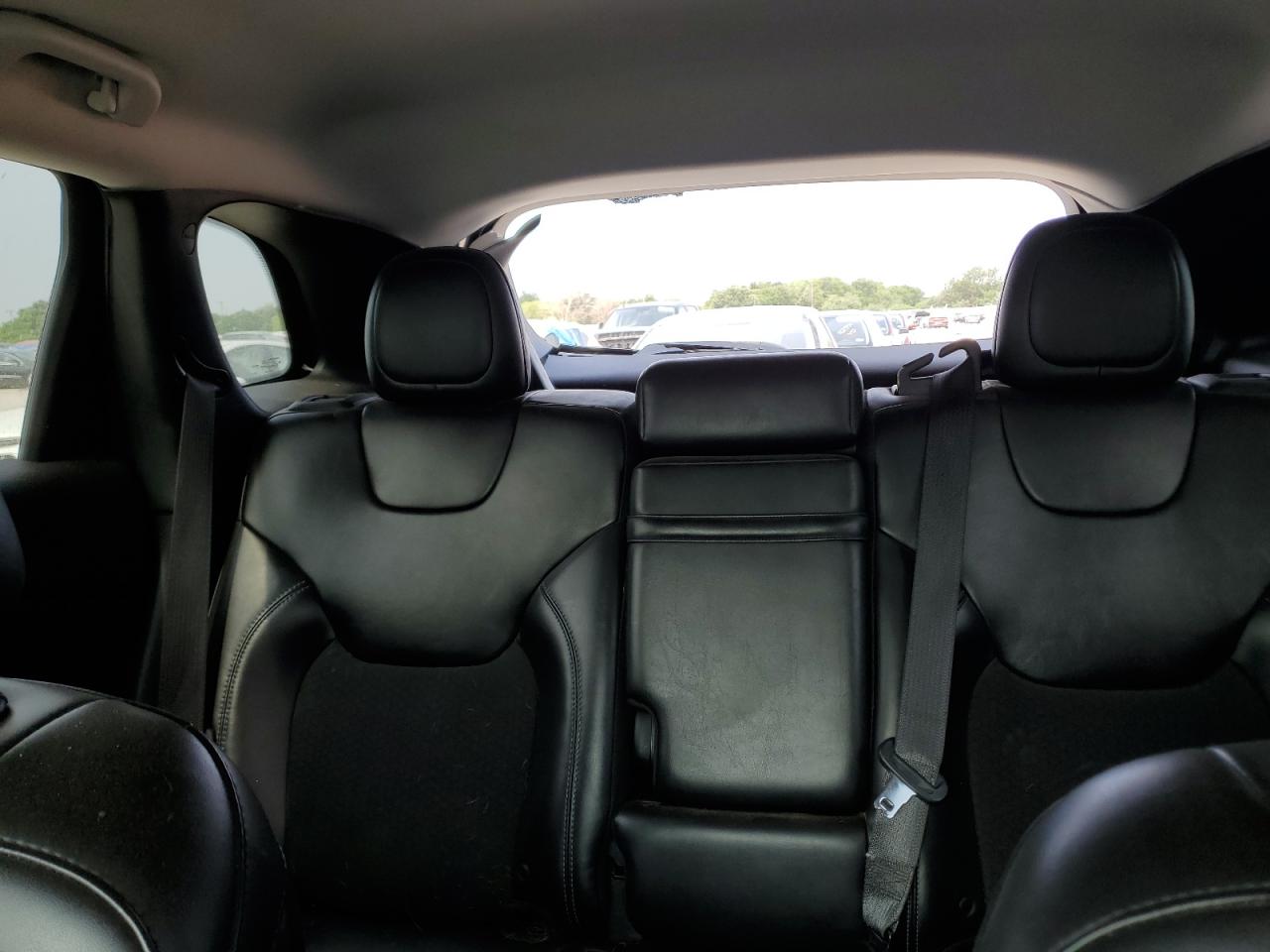 1C4PJLLB2KD403662 2019 Jeep Cherokee Latitude Plus