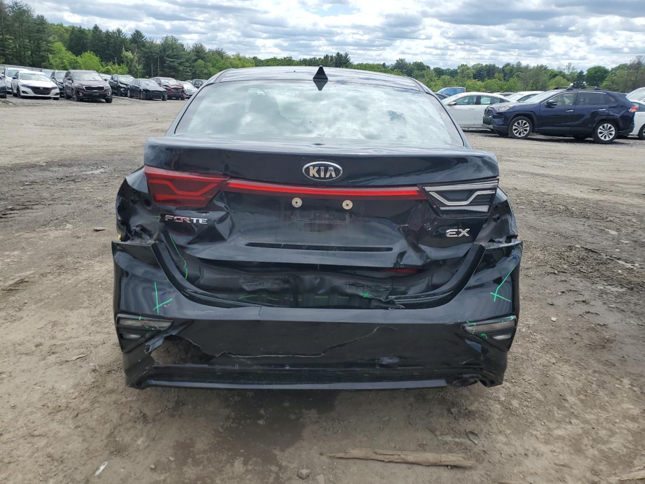 3KPF54AD7ME402955 2021 Kia Forte Ex