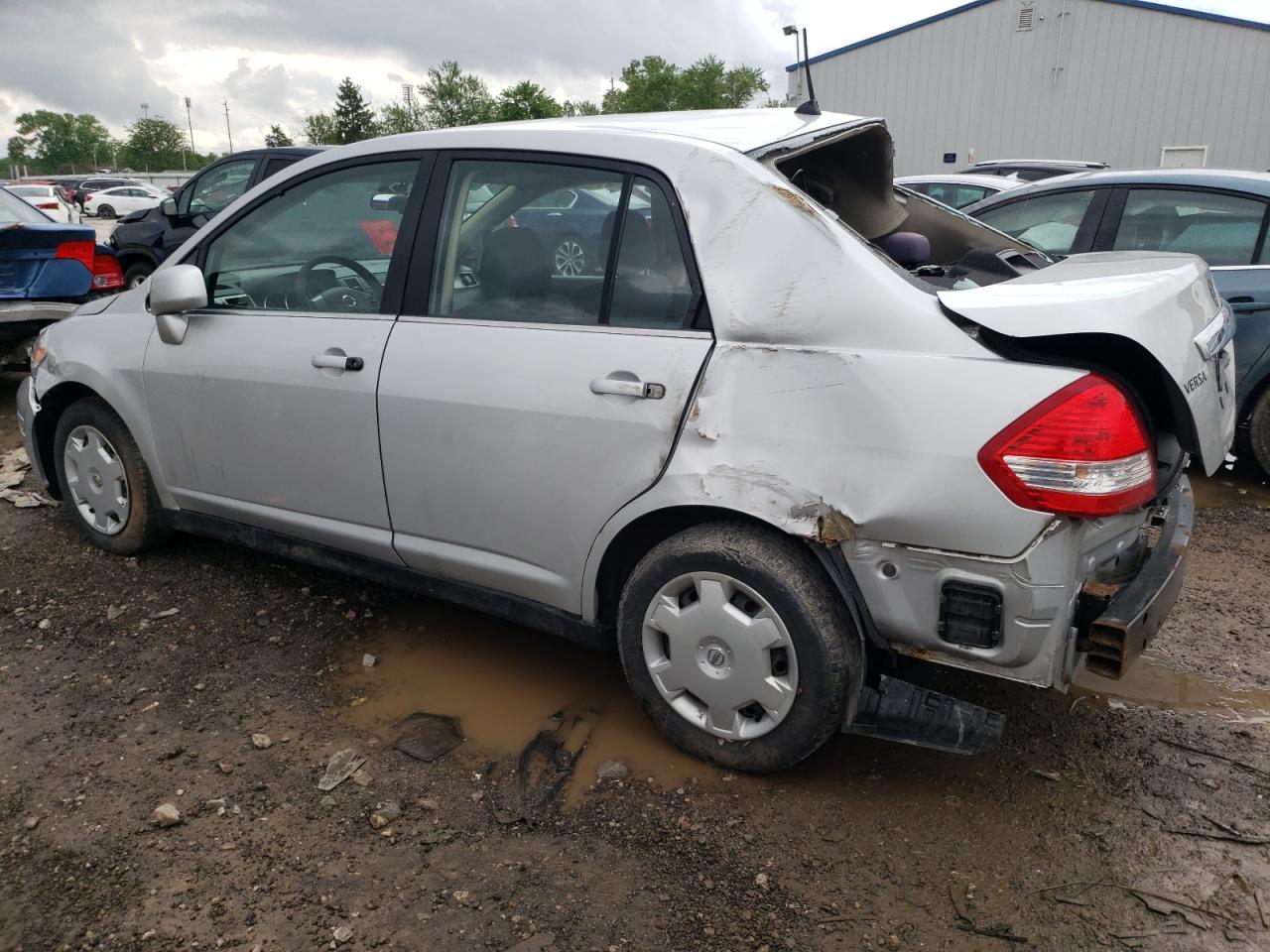 3N1BC11E69L353359 2009 Nissan Versa S