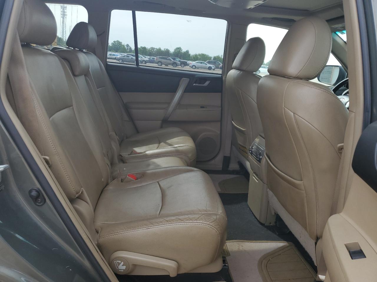 5TDBK3EH9CS143226 2012 Toyota Highlander Base