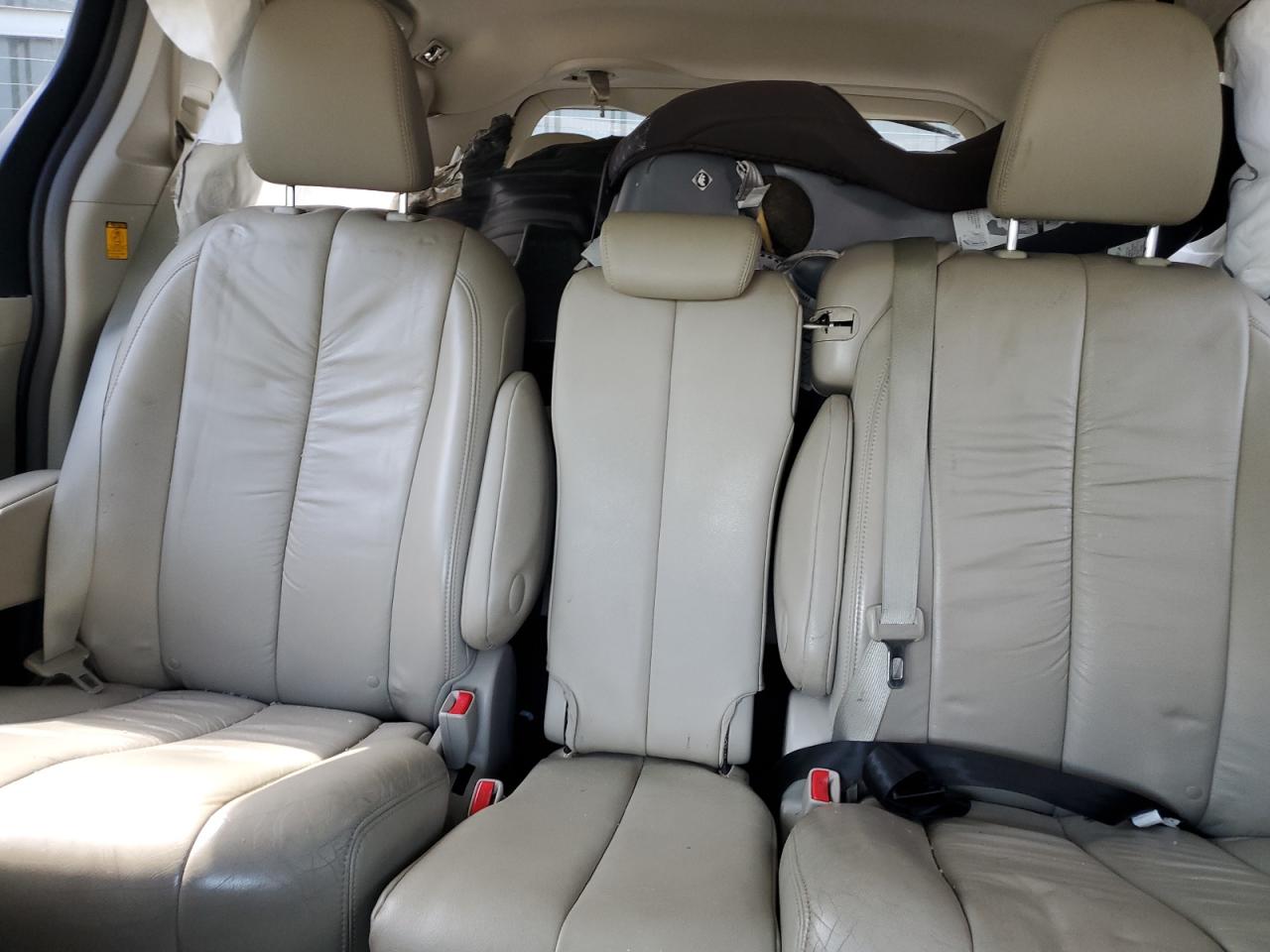 5TDYK3DC4CS227826 2012 Toyota Sienna Xle