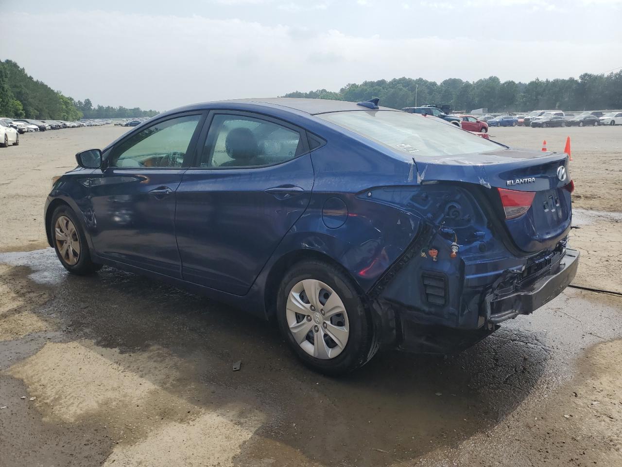 5NPDH4AE5GH781669 2016 Hyundai Elantra Se