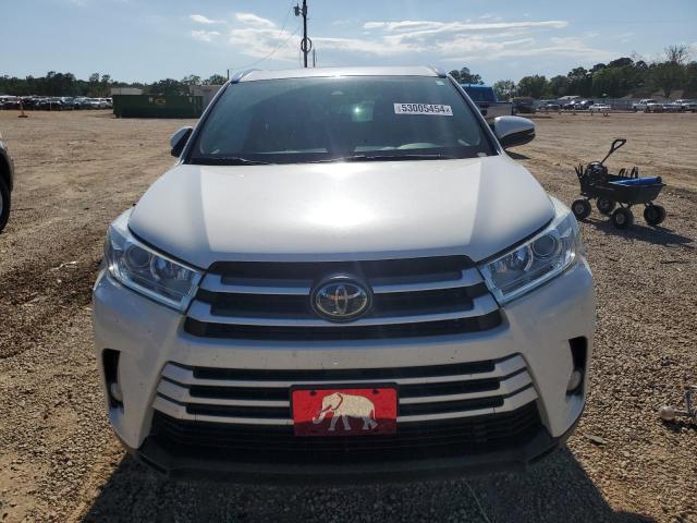 VIN 5TDKZRFH1KS559105 2019 Toyota Highlander, SE no.5