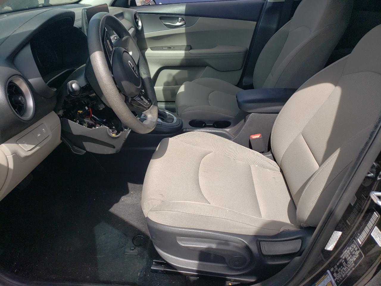 3KPF24AD0ME305024 2021 Kia Forte Fe