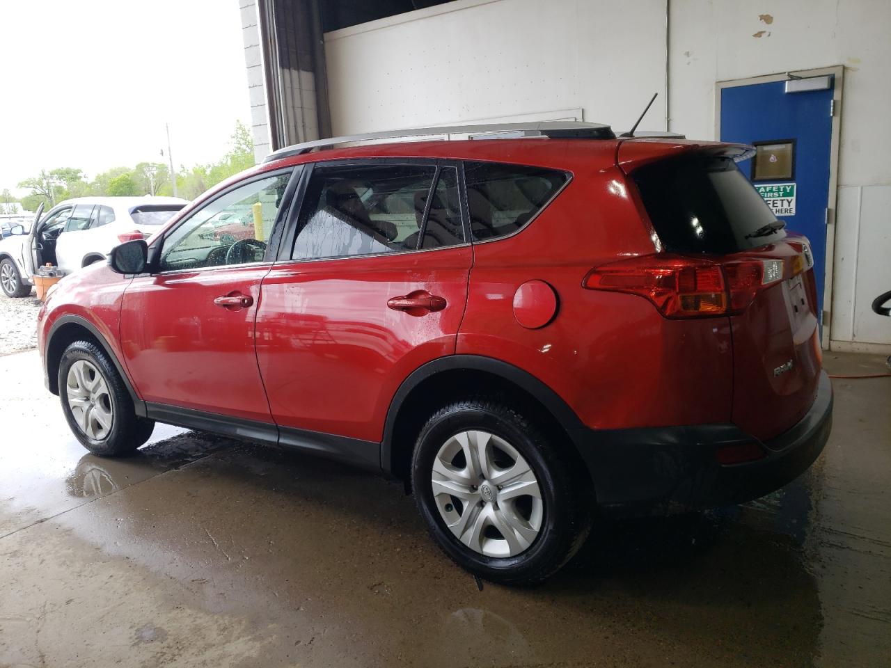 JTMBFREVXEJ004431 2014 Toyota Rav4 Le