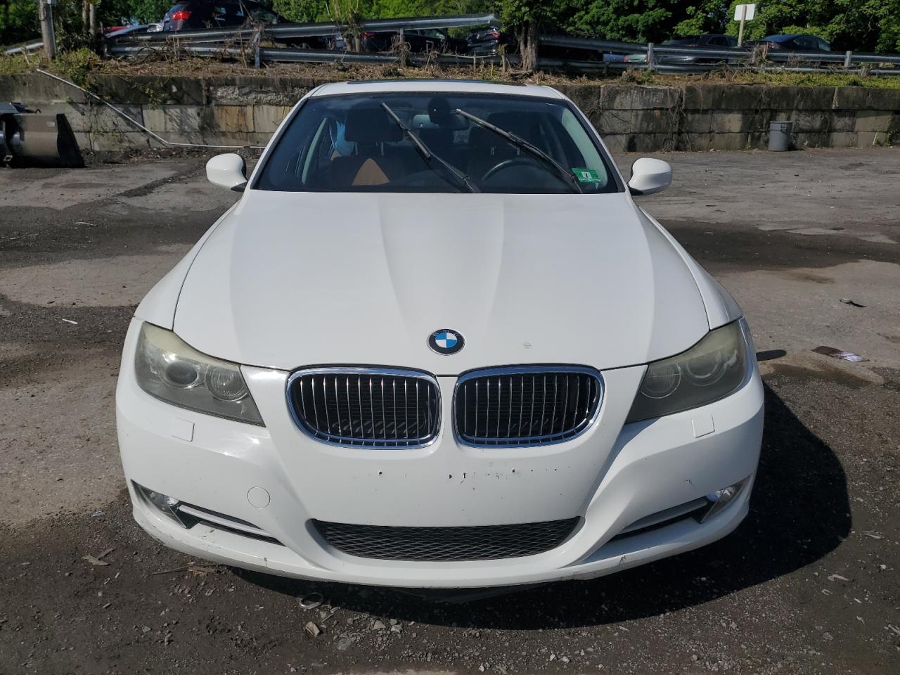 WBAPL5C58BA916865 2011 BMW 335 Xi