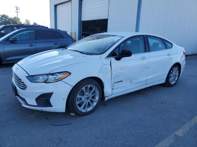 VIN 3FA6P0LU1KR205422 2019 Ford Fusion, SE no.1