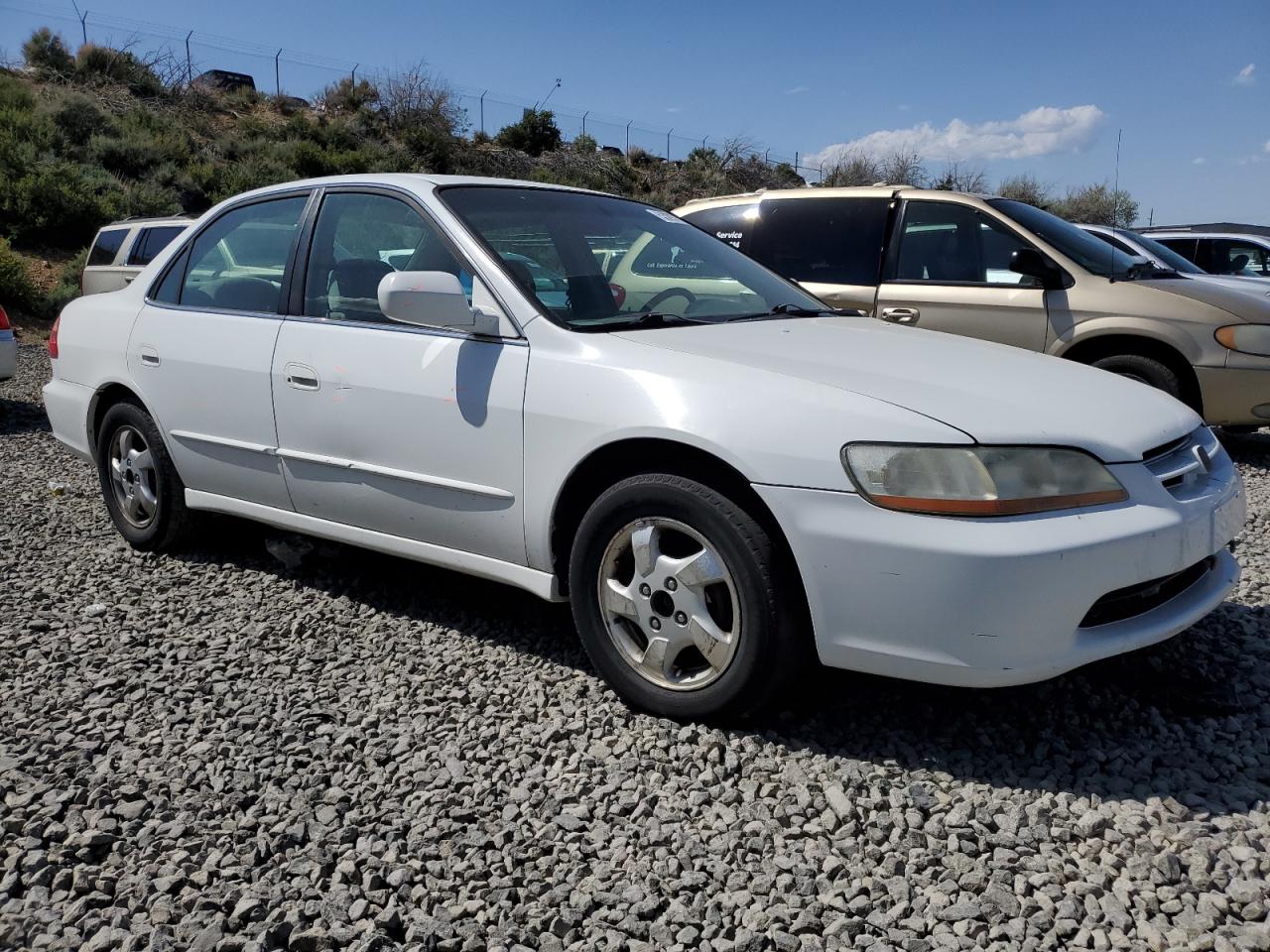 1HGCG5655YA014198 2000 Honda Accord Ex