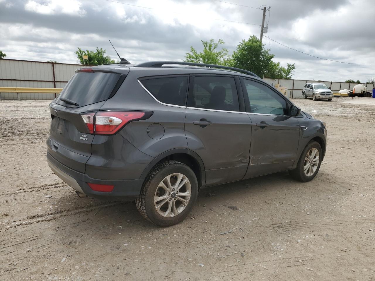 1FMCU9HD7JUB54756 2018 Ford Escape Sel