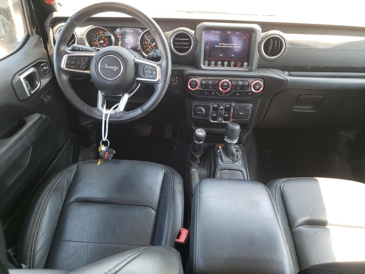 1C4HJXENXKW687520 2019 Jeep Wrangler Unlimited Sahara