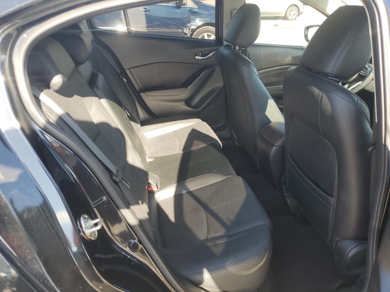 3MZBN1M38JM170137 2018 Mazda 3 Grand Touring