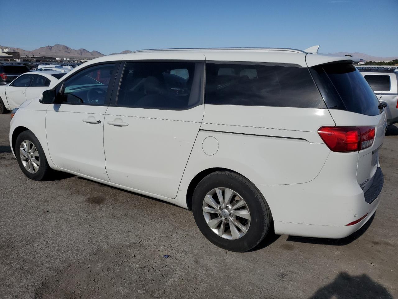 KNDMB5C13F6022576 2015 Kia Sedona Lx