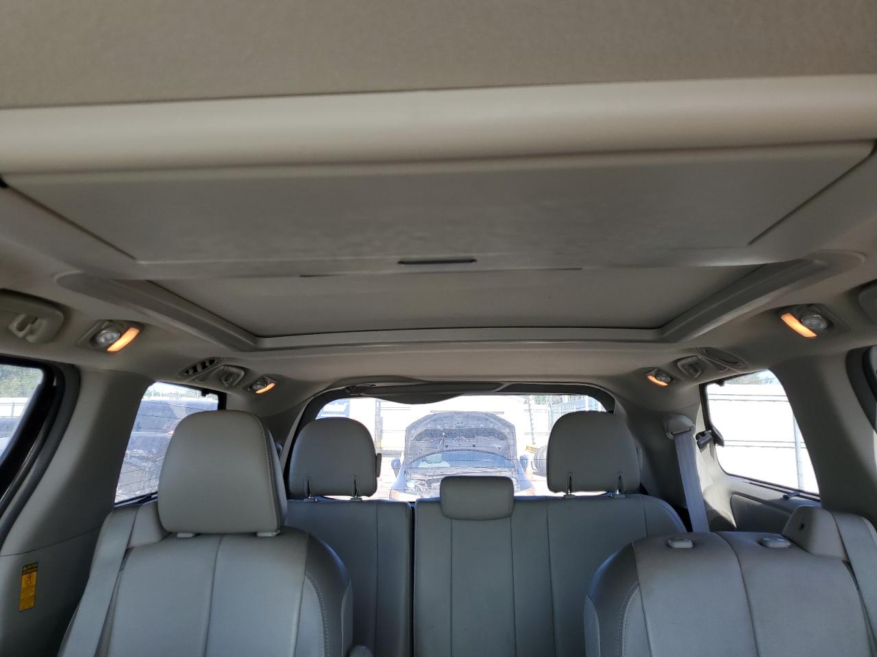 5TDYK3DC4ES421694 2014 Toyota Sienna Xle