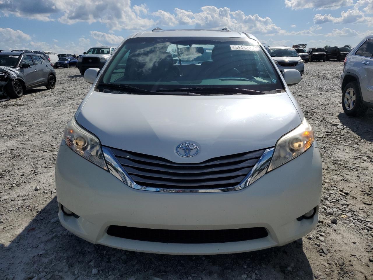 5TDYK3DC9FS677315 2015 Toyota Sienna Xle