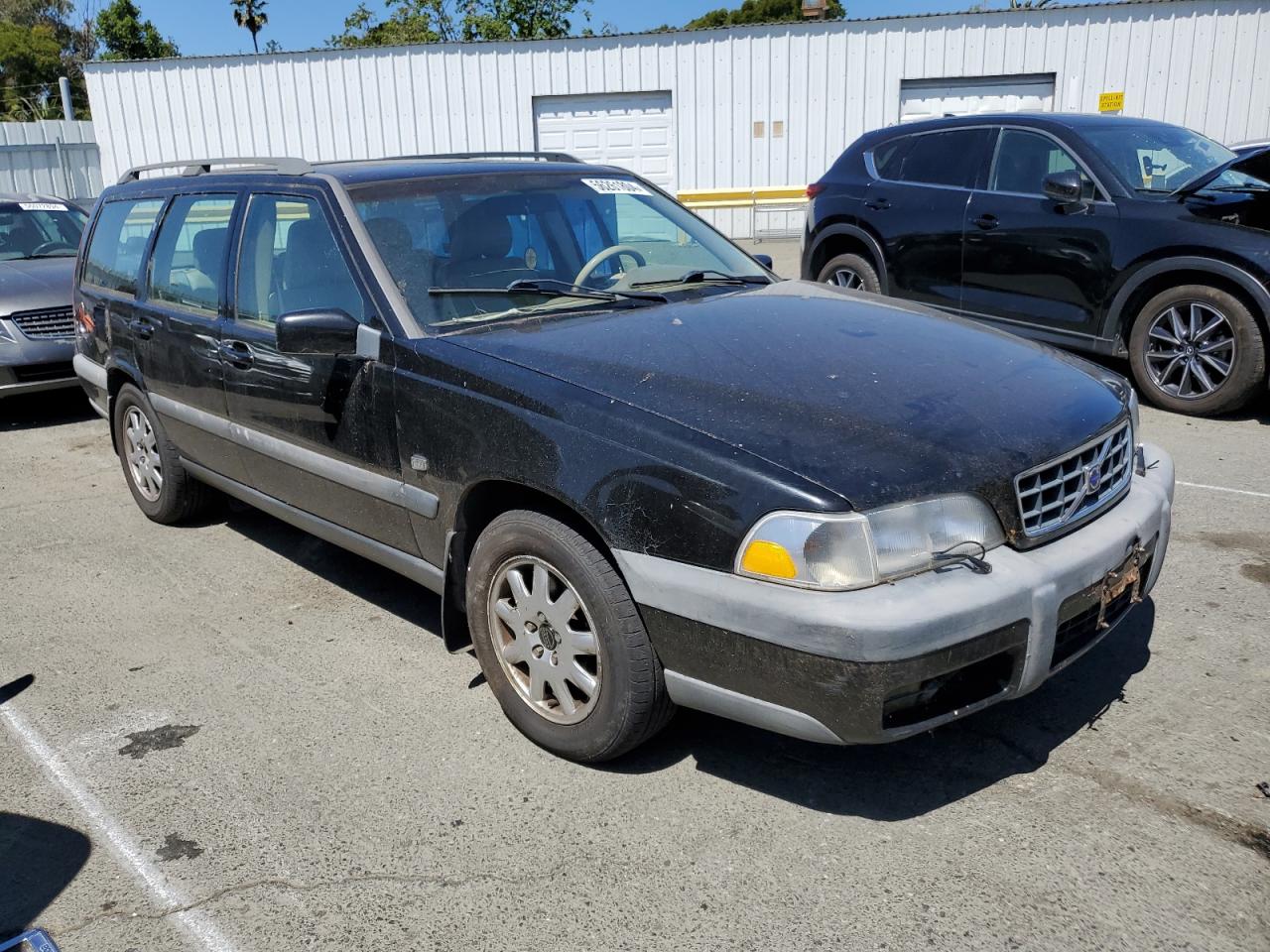 YV1LZ56D5X2601729 1999 Volvo V70 Xc