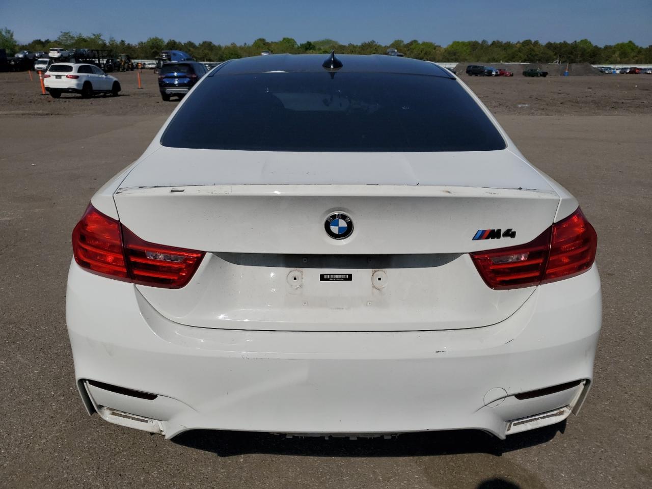 WBS3R9C52FK333854 2015 BMW M4