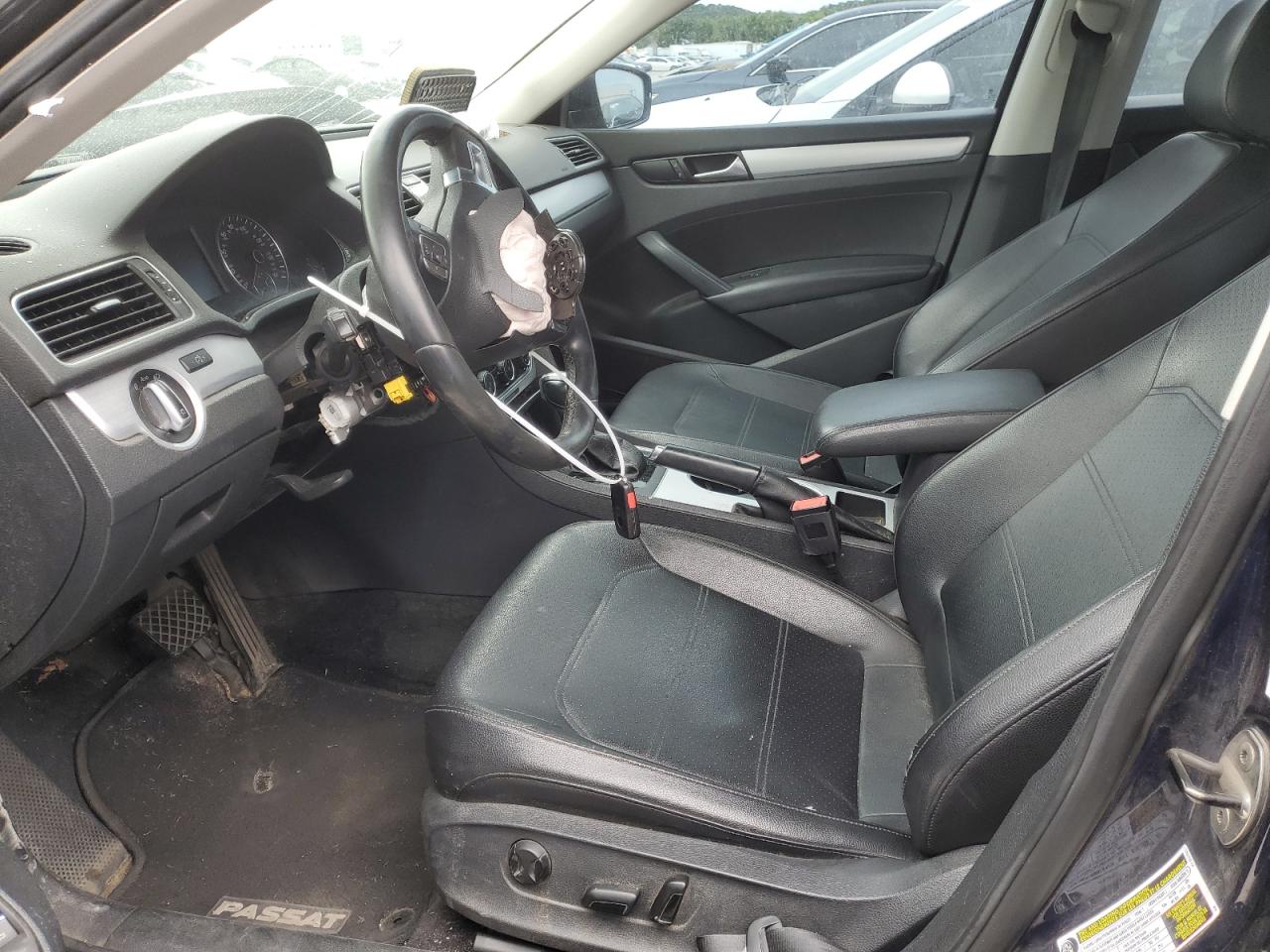 1VWBP7A37DC106890 2013 Volkswagen Passat Se