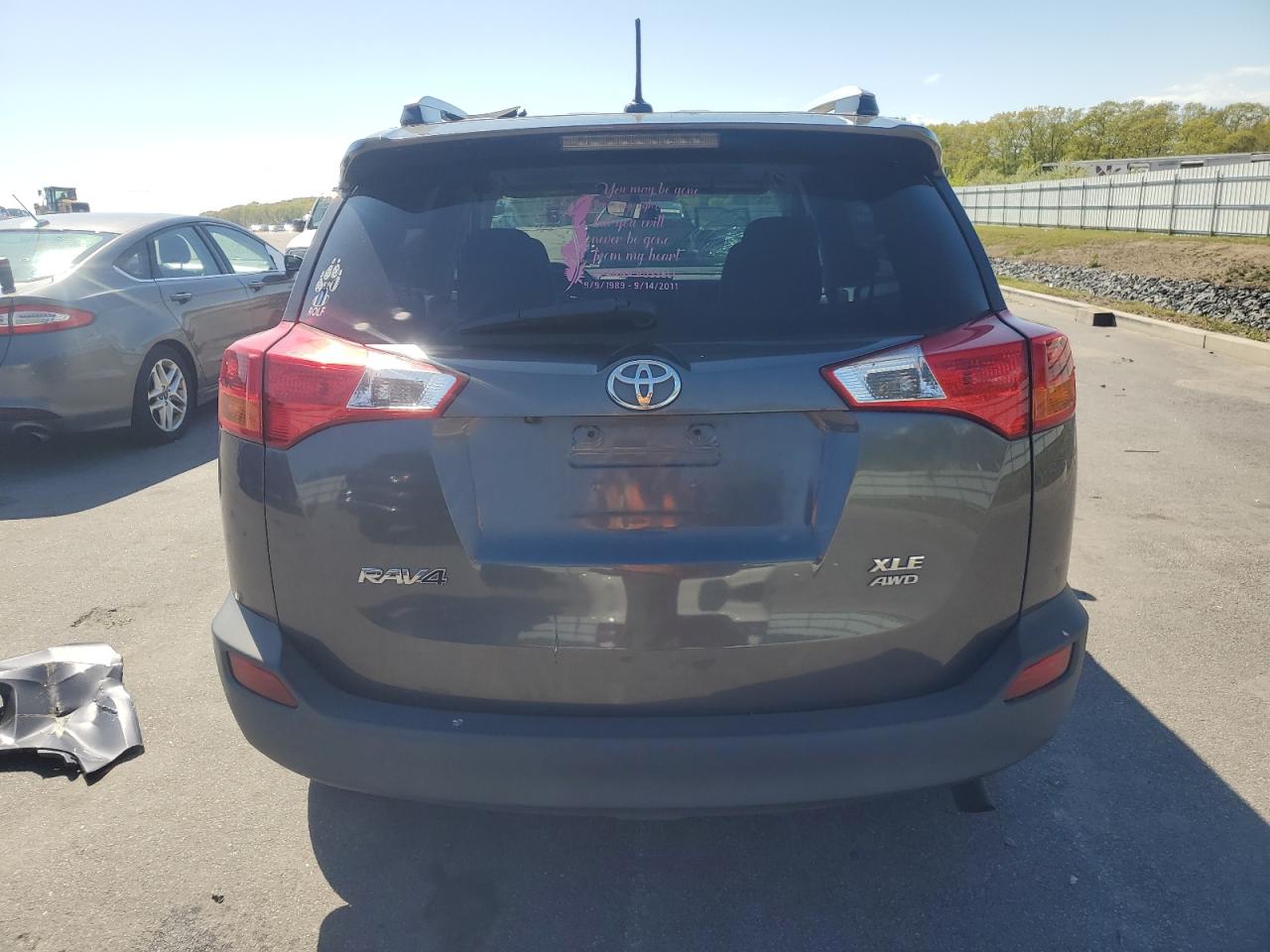 JTMRFREV0FJ037910 2015 Toyota Rav4 Xle