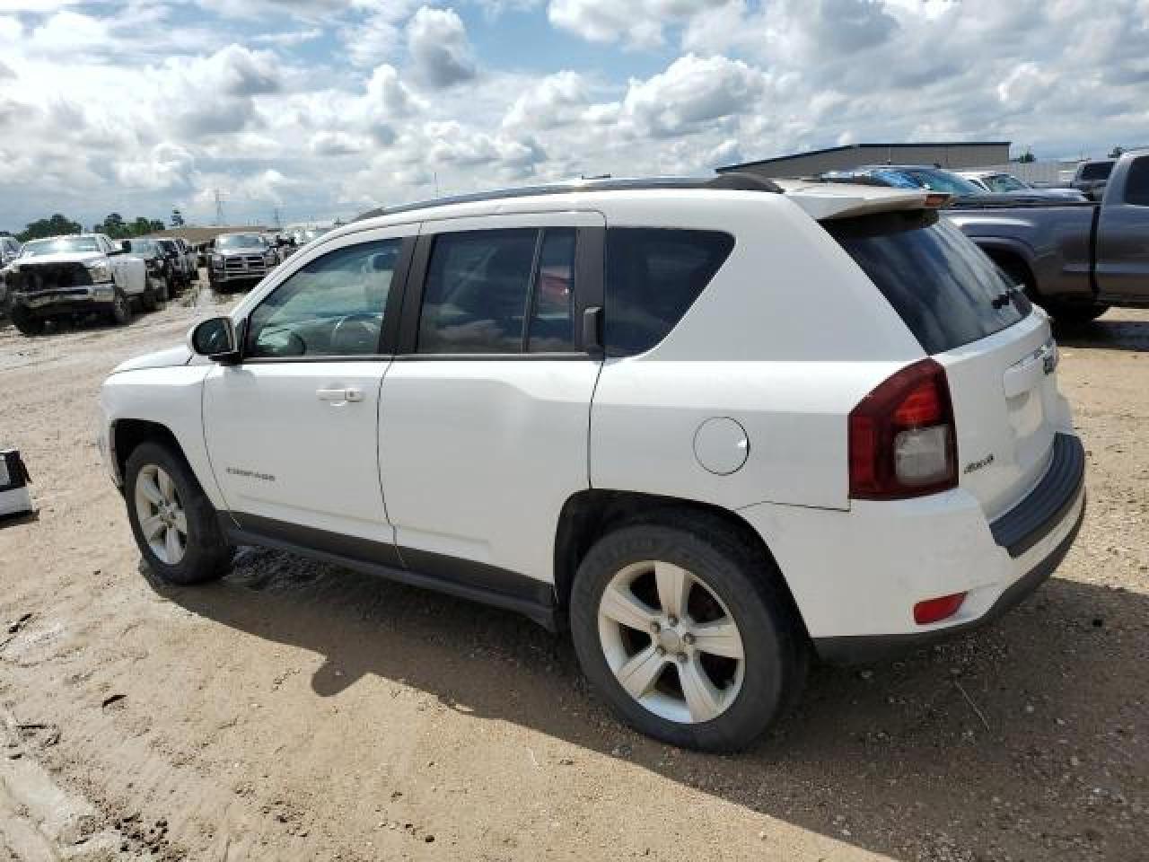 2014 Jeep Compass Latitude vin: 1C4NJDEB5ED699176