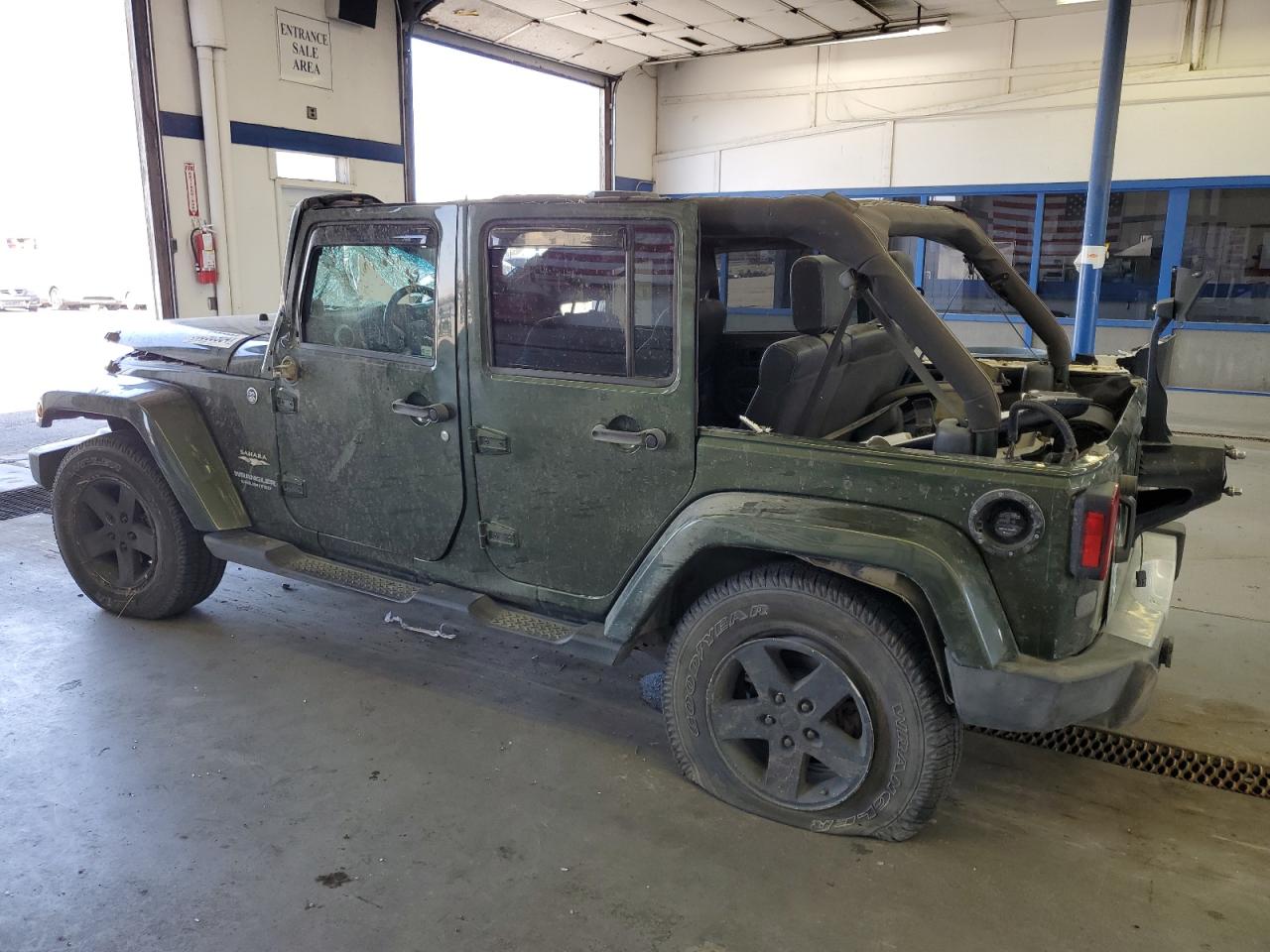 1J4GA59118L613561 2008 Jeep Wrangler Unlimited Sahara