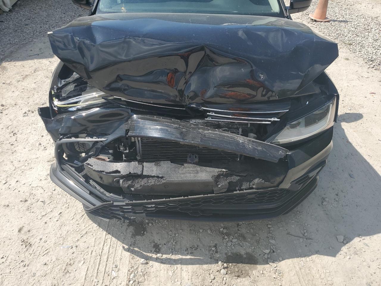 3VWDB7AJ2JM241291 2018 Volkswagen Jetta Se