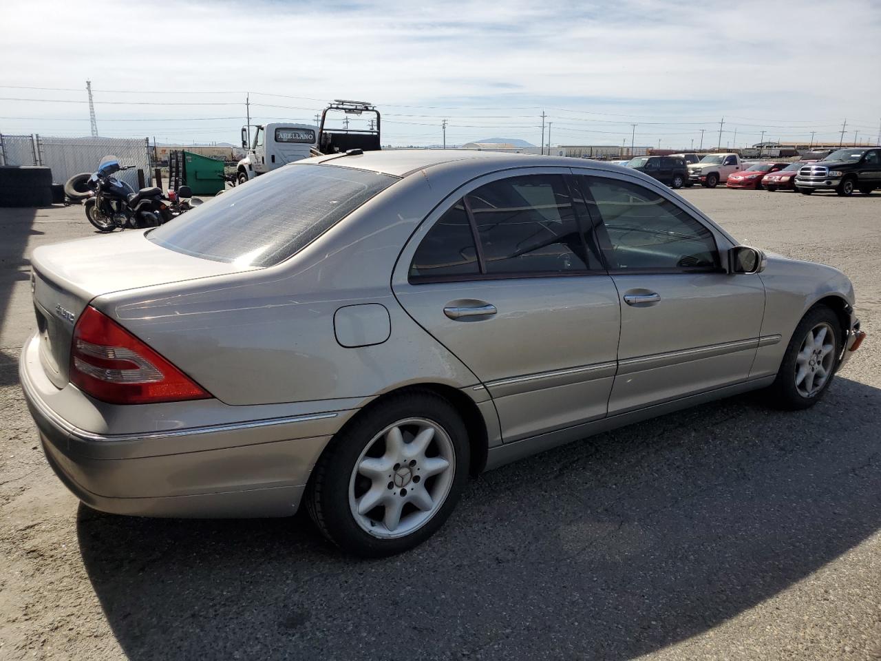 WDBRF84J03F353359 2003 Mercedes-Benz C 320 4Matic