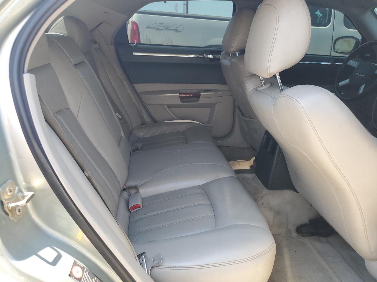 2C3AA63H25H586732 2005 Chrysler 300C