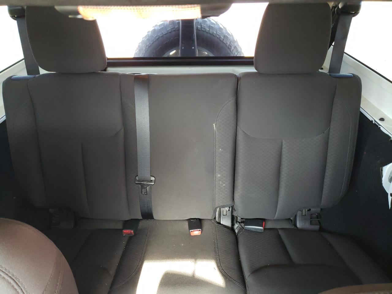 1C4BJWDG9GL190423 2016 Jeep Wrangler Unlimited Sport