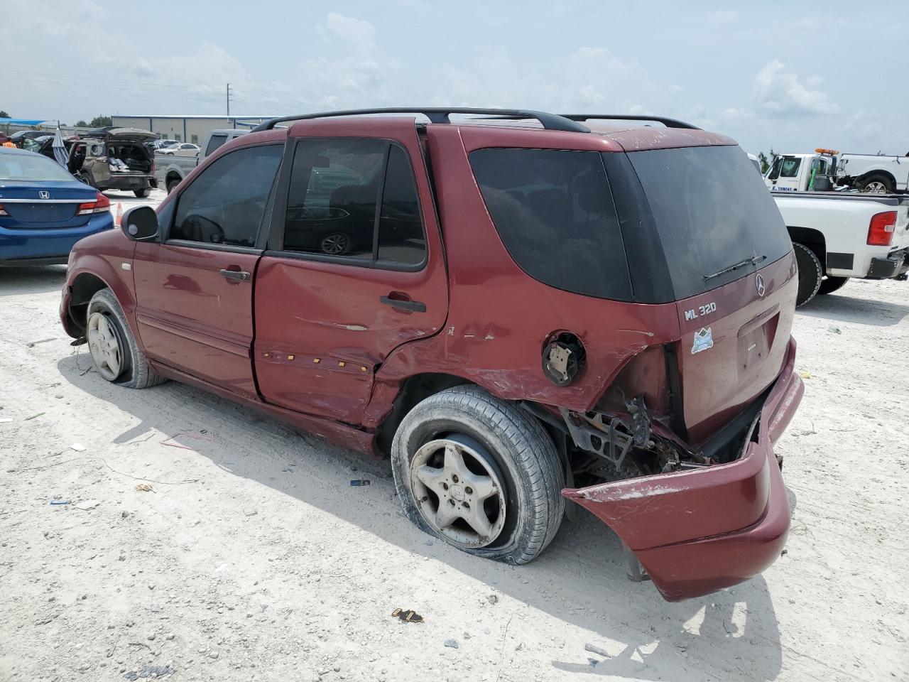 4JGAB54E2YA200820 2000 Mercedes-Benz Ml 320