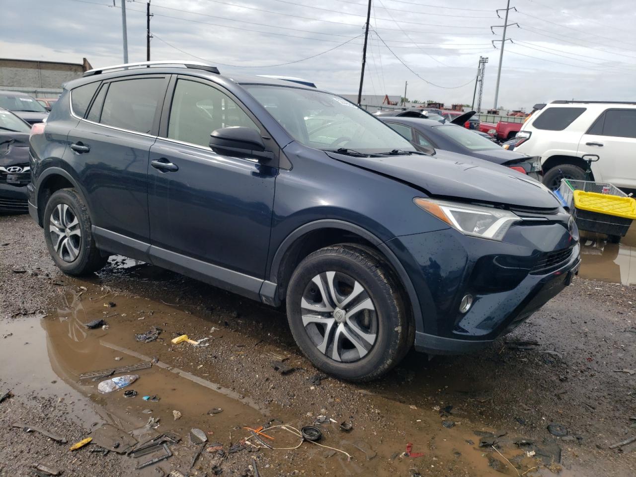 JTMBFREV0HJ716080 2017 Toyota Rav4 Le