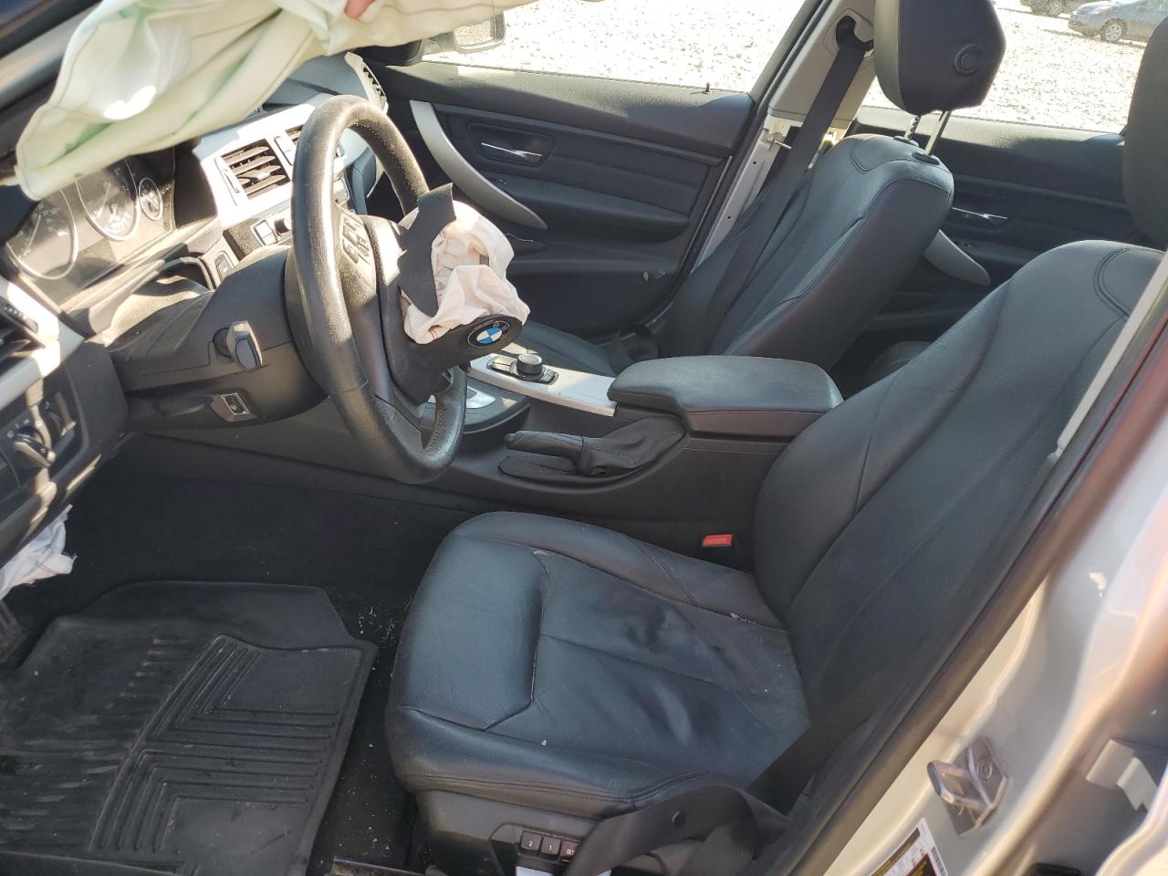 WBA8A3C34HK692865 2017 BMW 320 Xi