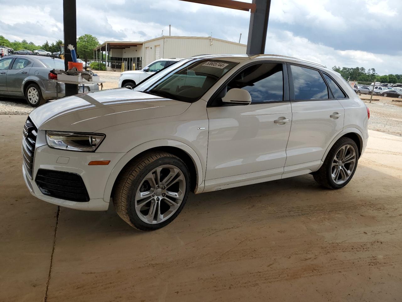 WA1BCCFSXJR007605 2018 Audi Q3 Premium