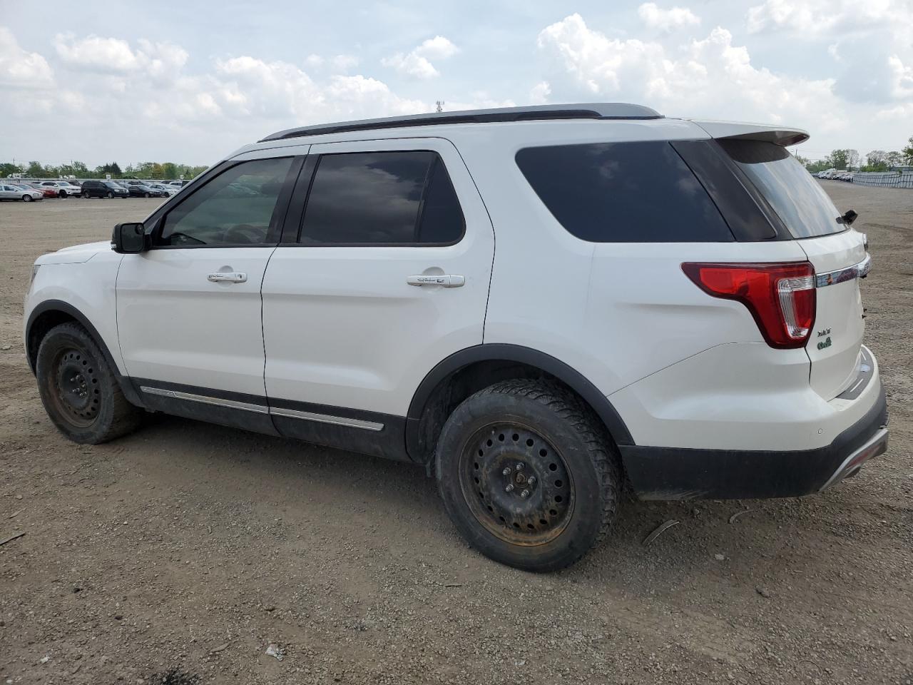 1FM5K8D83HGD93960 2017 Ford Explorer Xlt