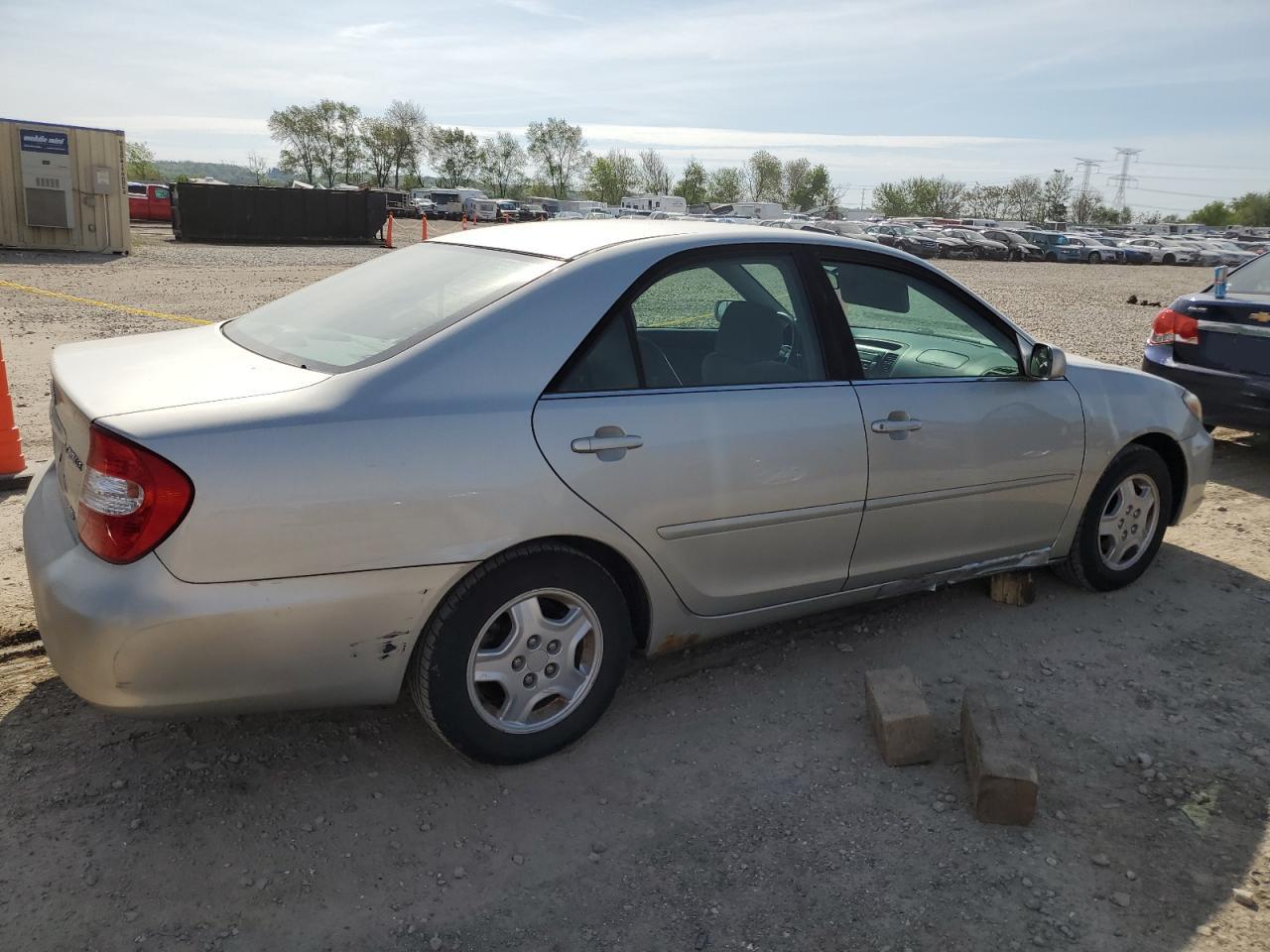 4T1BF30K72U012423 2002 Toyota Camry Le