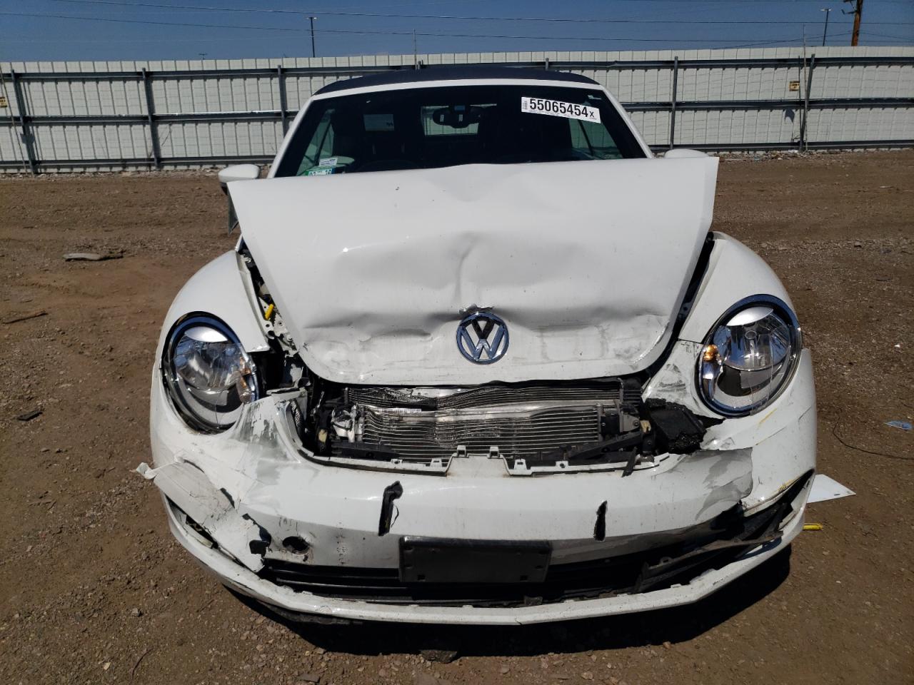 3VW517AT2GM819553 2016 Volkswagen Beetle S/Se