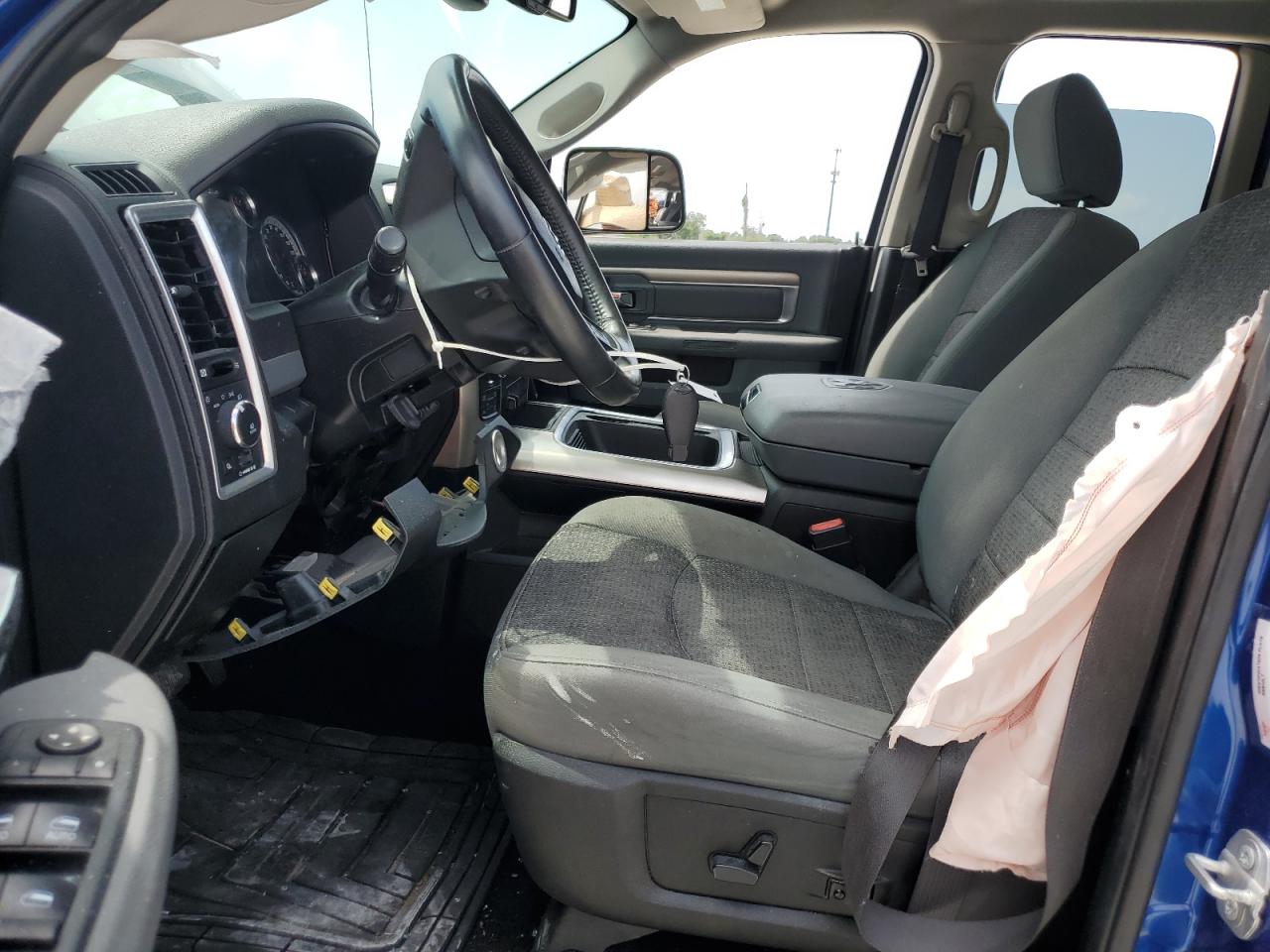 1C6RR7GTXHS694855 2017 Ram 1500 Slt