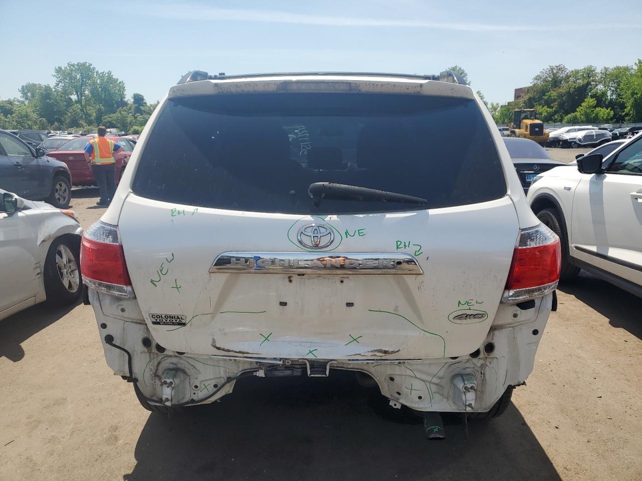 5TDDK3EH7BS092879 2011 Toyota Highlander Limited