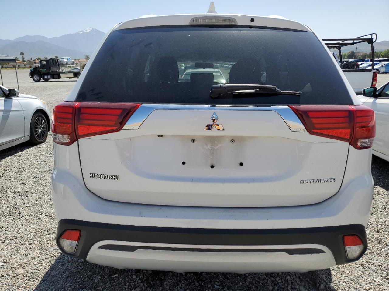 JA4AD2A34KZ012206 2019 Mitsubishi Outlander Es