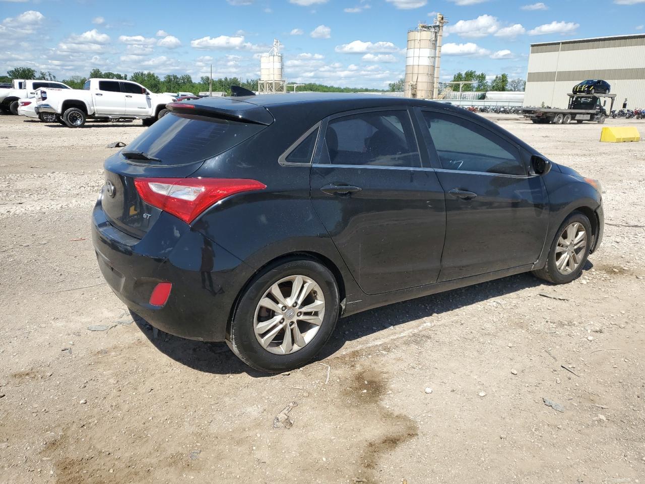 2013 Hyundai Elantra Gt vin: KMHD35LE6DU028408