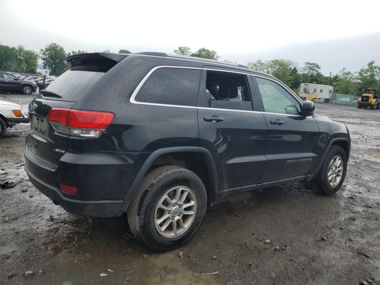 1C4RJFAG2JC458030 2018 Jeep Grand Cherokee Laredo