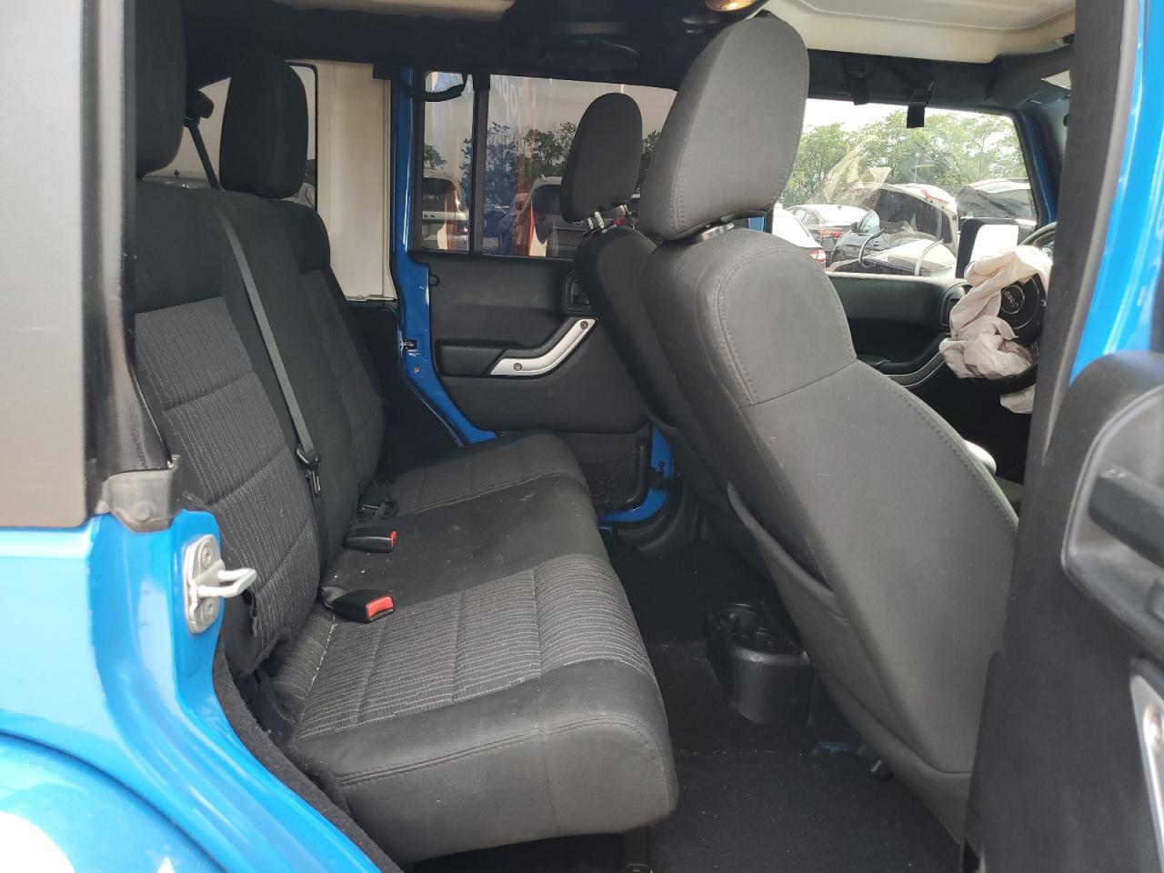 1C4BJWEG7CL130598 2012 Jeep Wrangler Unlimited Sahara