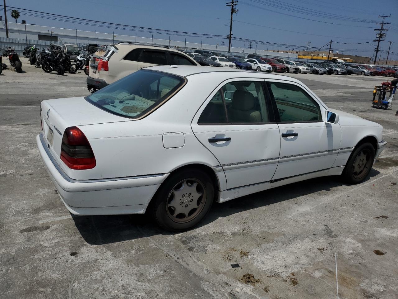 WDBHA24G5YA825233 2000 Mercedes-Benz C 230