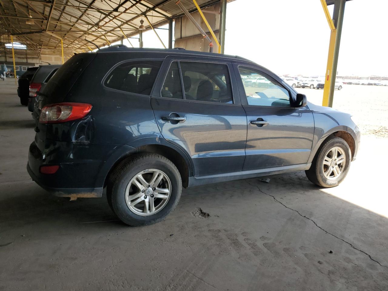 2012 Hyundai Santa Fe Gls vin: 5XYZGDAB2CG120603