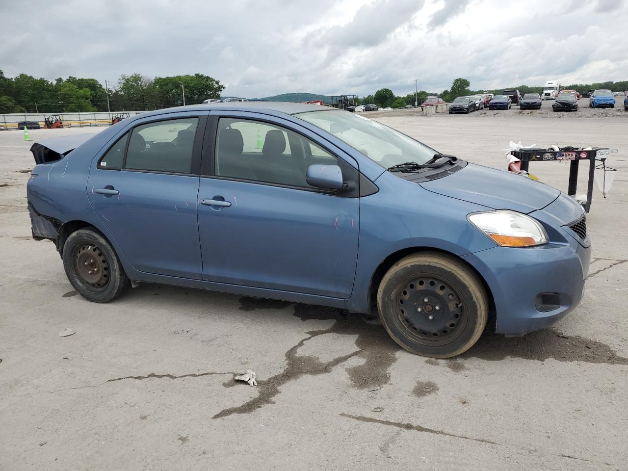 JTDBT4K37B1405462 2011 Toyota Yaris