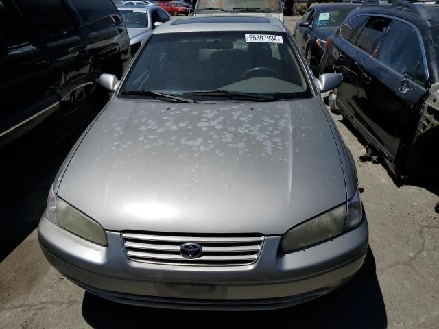 1999 Toyota Camry Le VIN: JT2BF22K3X0218132 Lot: 55307934