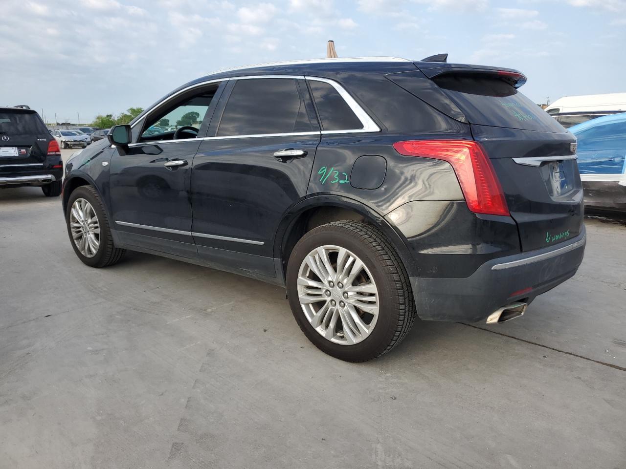 1GYKNCRS6HZ125747 2017 Cadillac Xt5 Premium Luxury