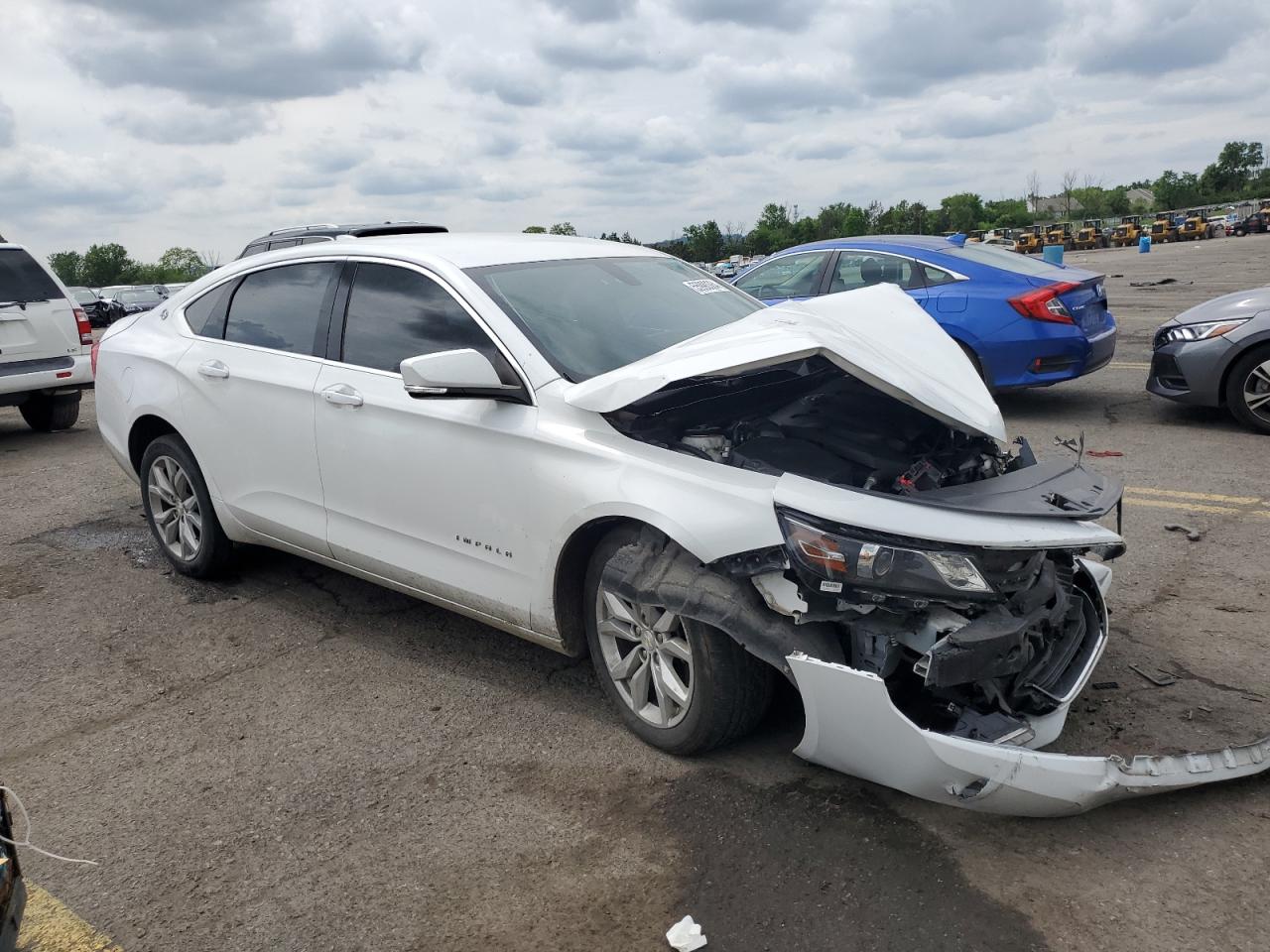 2G1105S34J9117556 2018 Chevrolet Impala Lt