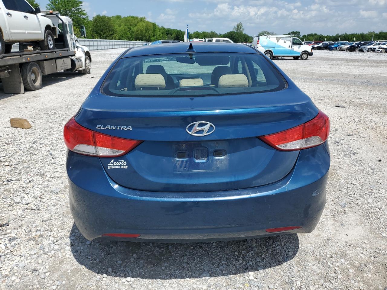 KMHDH4AE8DU947440 2013 Hyundai Elantra Gls