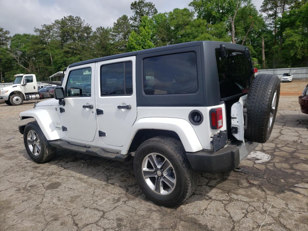 1C4BJWEG3FL756427 2015 Jeep Wrangler Unlimited Sahara